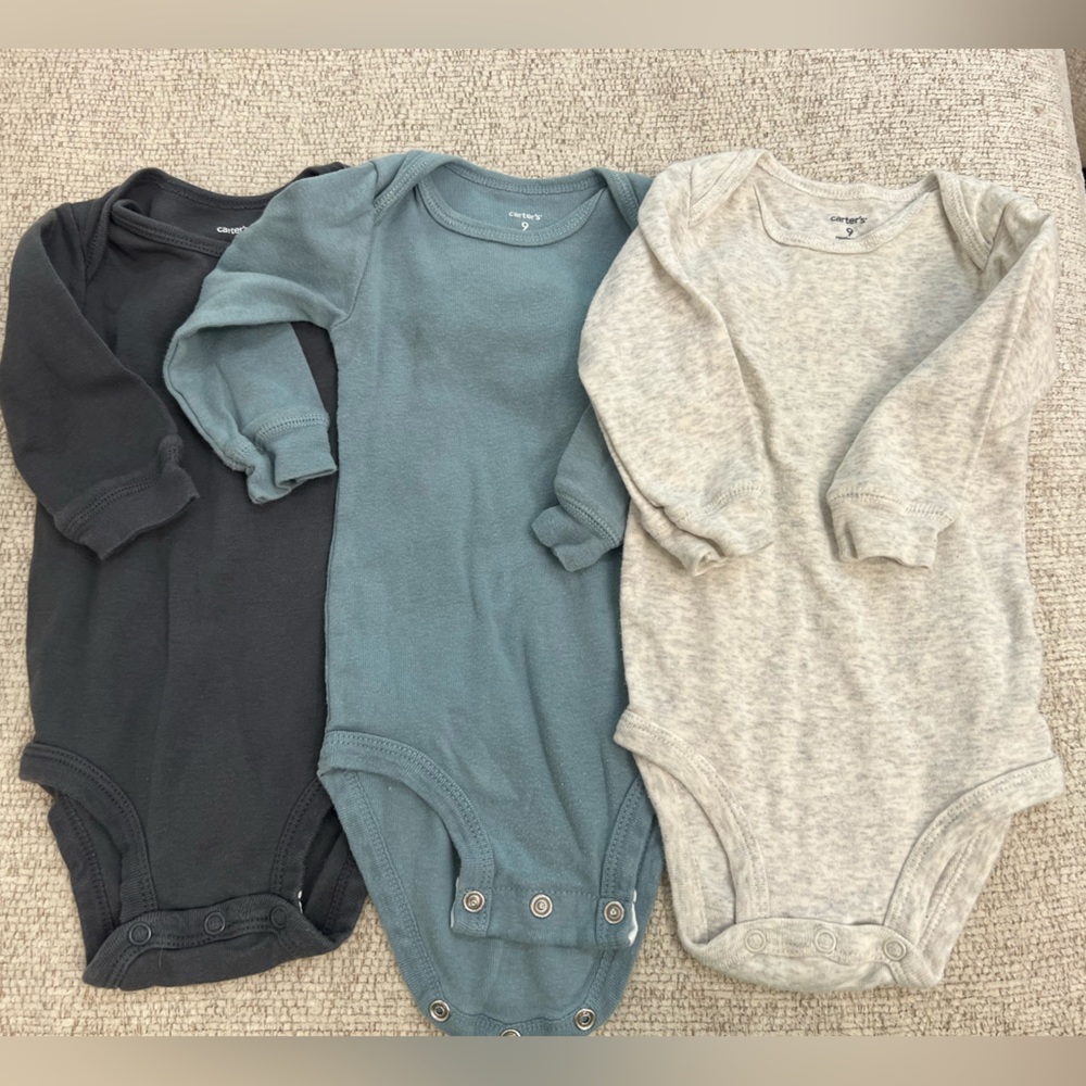 Carter’s Onesie/ bodysuits
